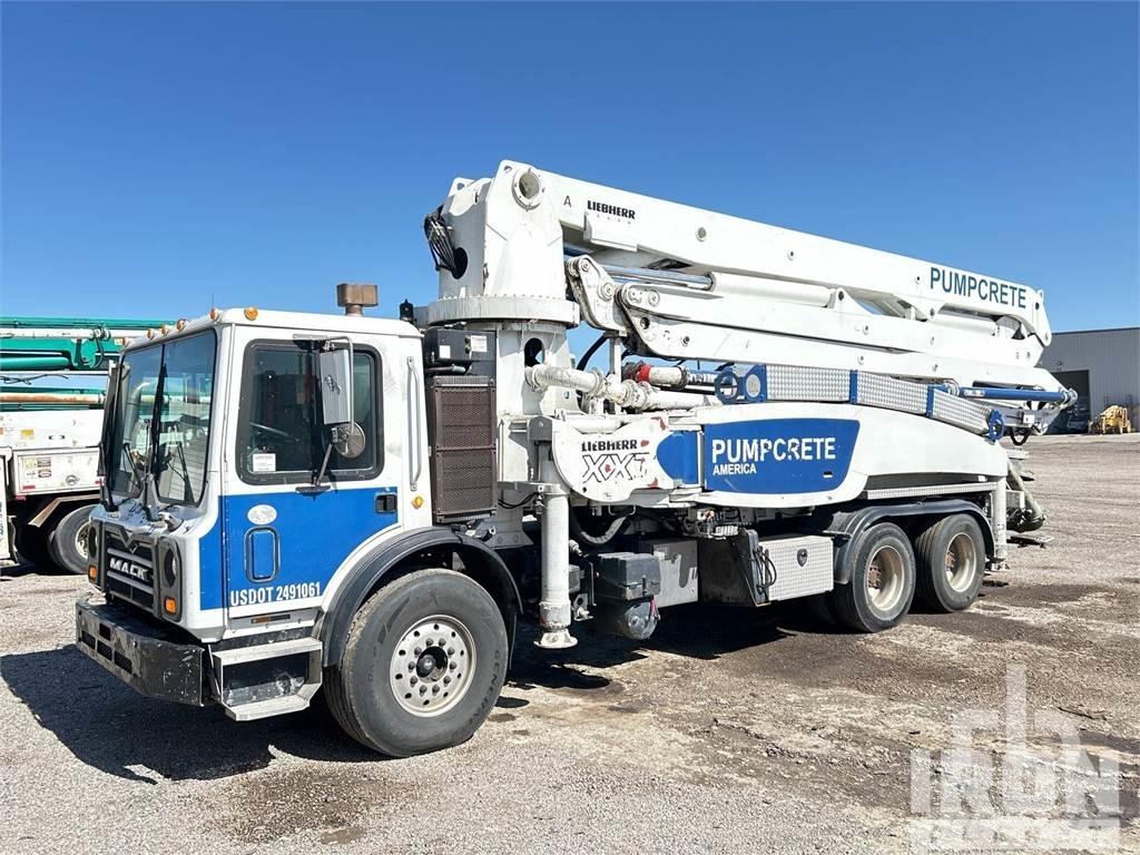 Mack MRU613 Betonmixers en pompen