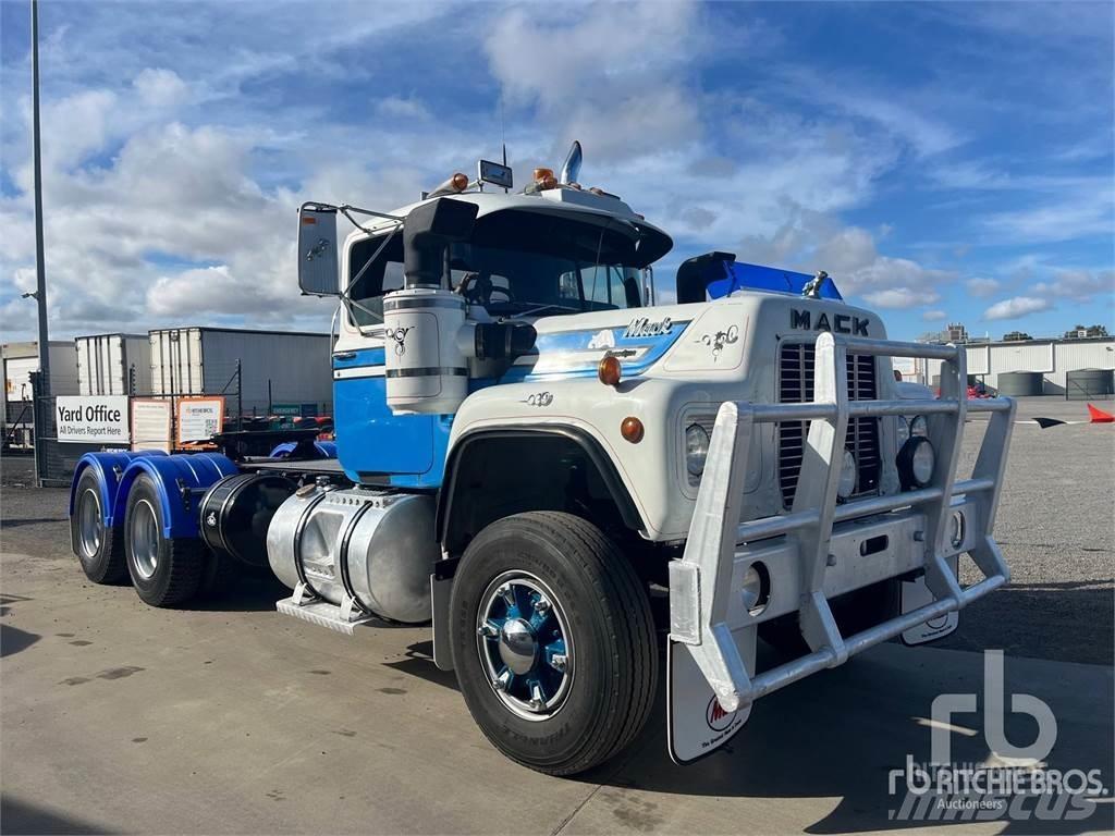 Mack R688RS Chassis met cabine