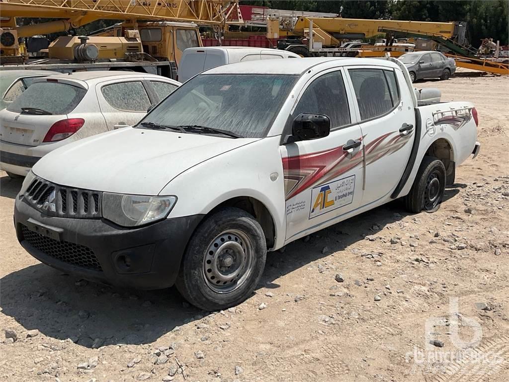 Mitsubishi L200 Bestelwagens met open laadbak