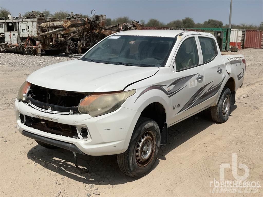 Mitsubishi L200 Bestelwagens met open laadbak