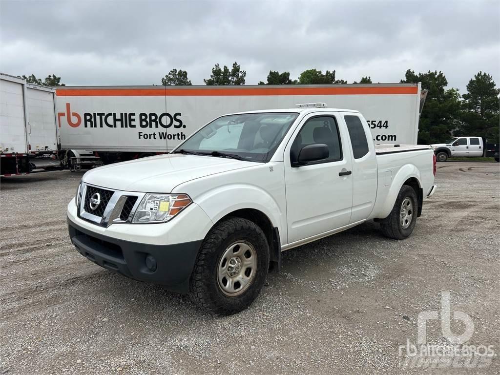 Nissan FRONTIER Bestelwagens met open laadbak