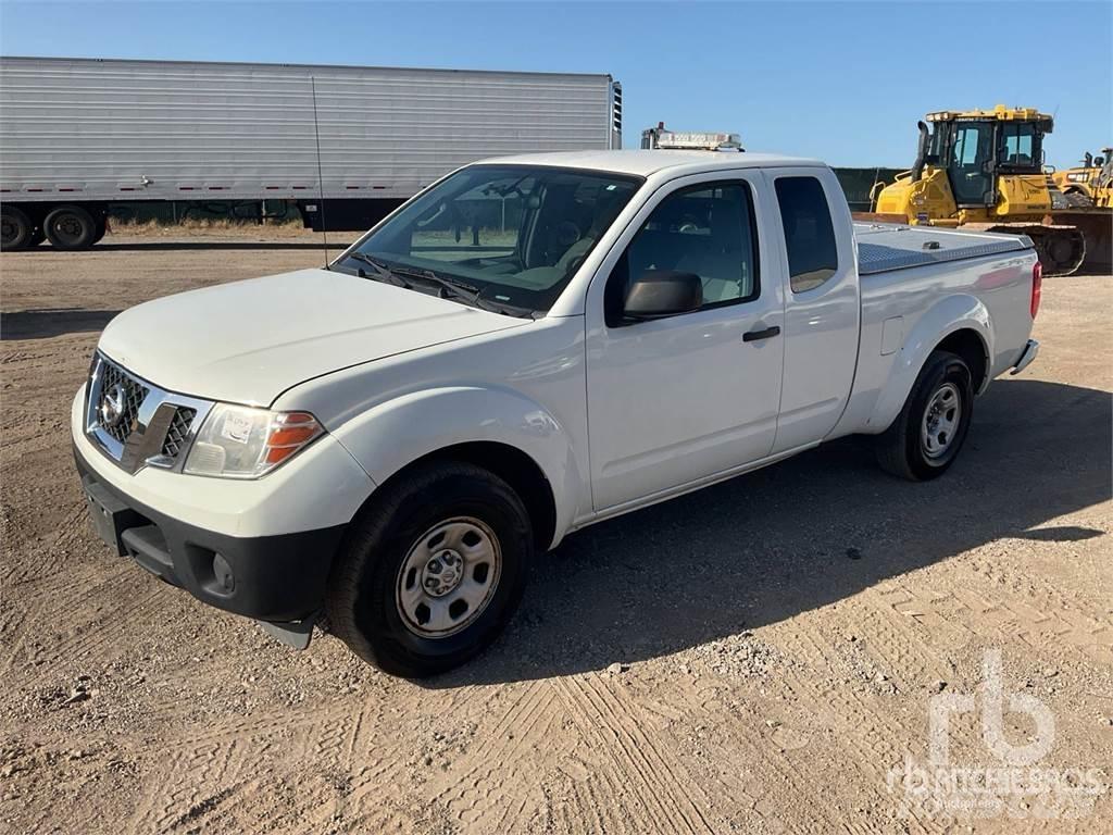 Nissan FRONTIER Bestelwagens met open laadbak
