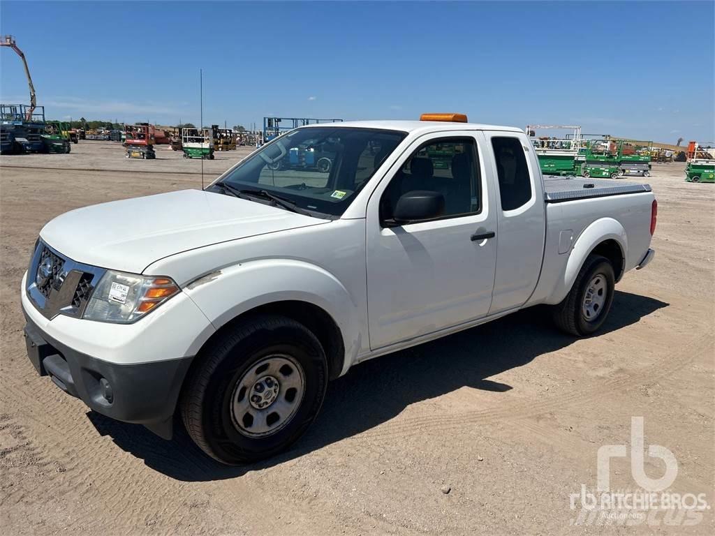 Nissan FRONTIER Bestelwagens met open laadbak
