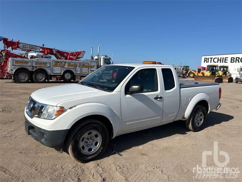 Nissan FRONTIER Bestelwagens met open laadbak