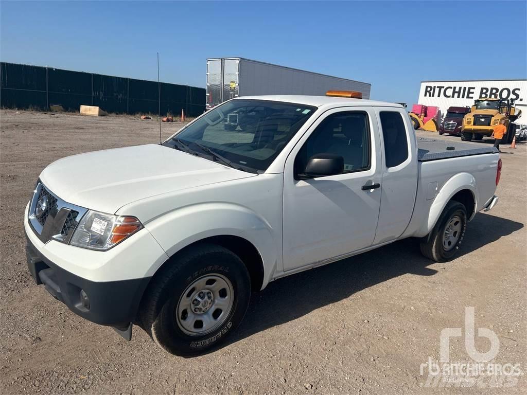 Nissan FRONTIER Bestelwagens met open laadbak