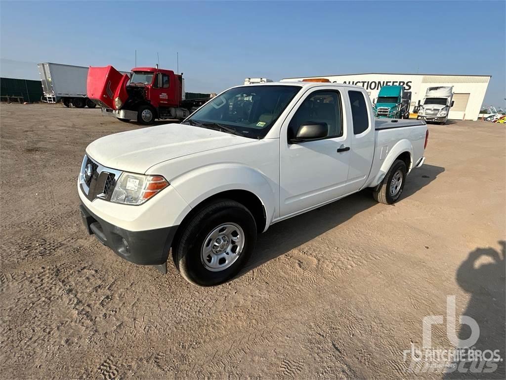 Nissan FRONTIER Bestelwagens met open laadbak