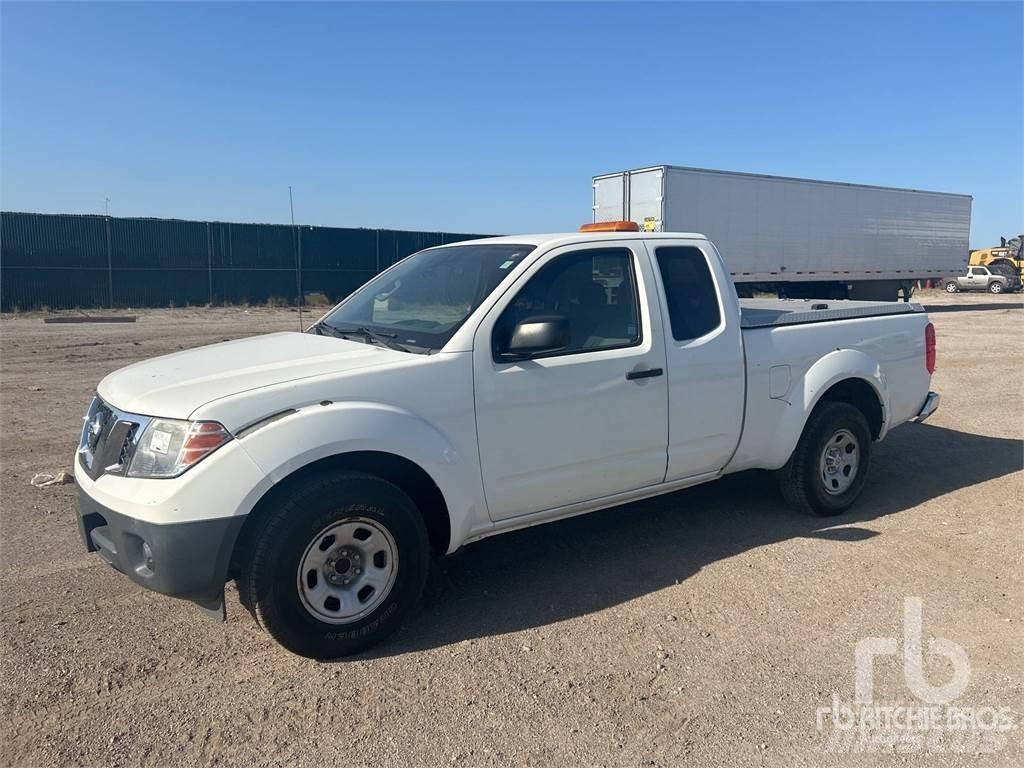 Nissan FRONTIER Bestelwagens met open laadbak