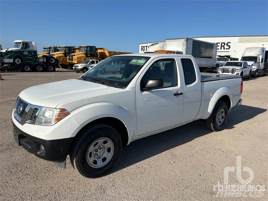 Nissan FRONTIER Bestelwagens met open laadbak