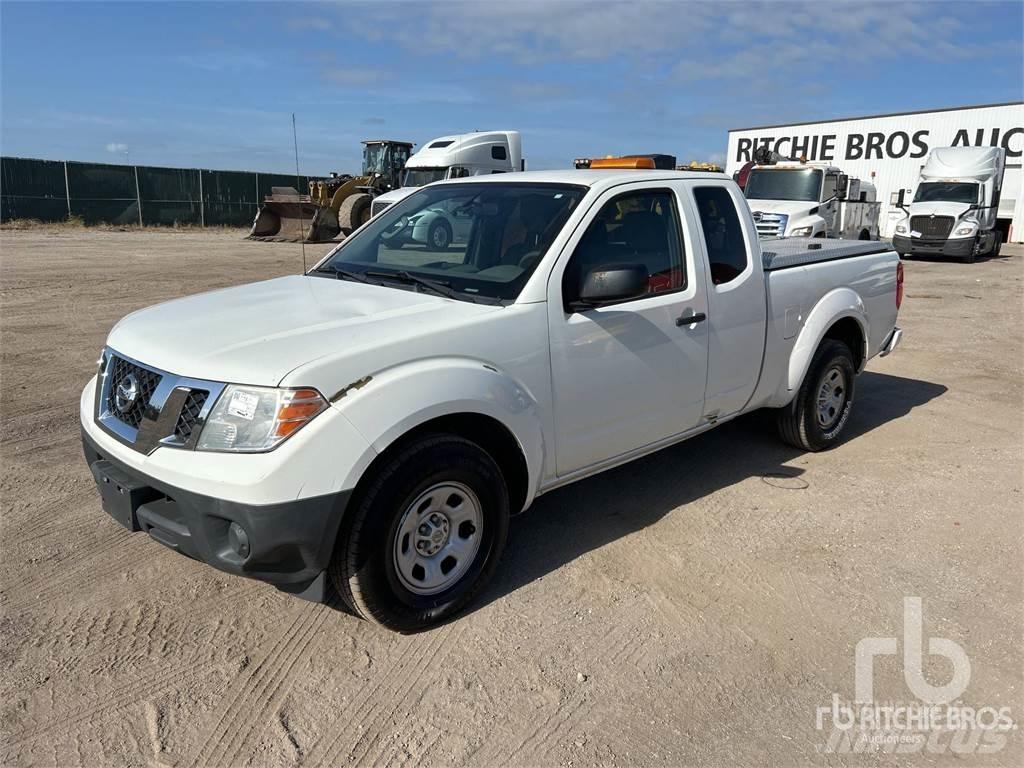 Nissan FRONTIER Bestelwagens met open laadbak