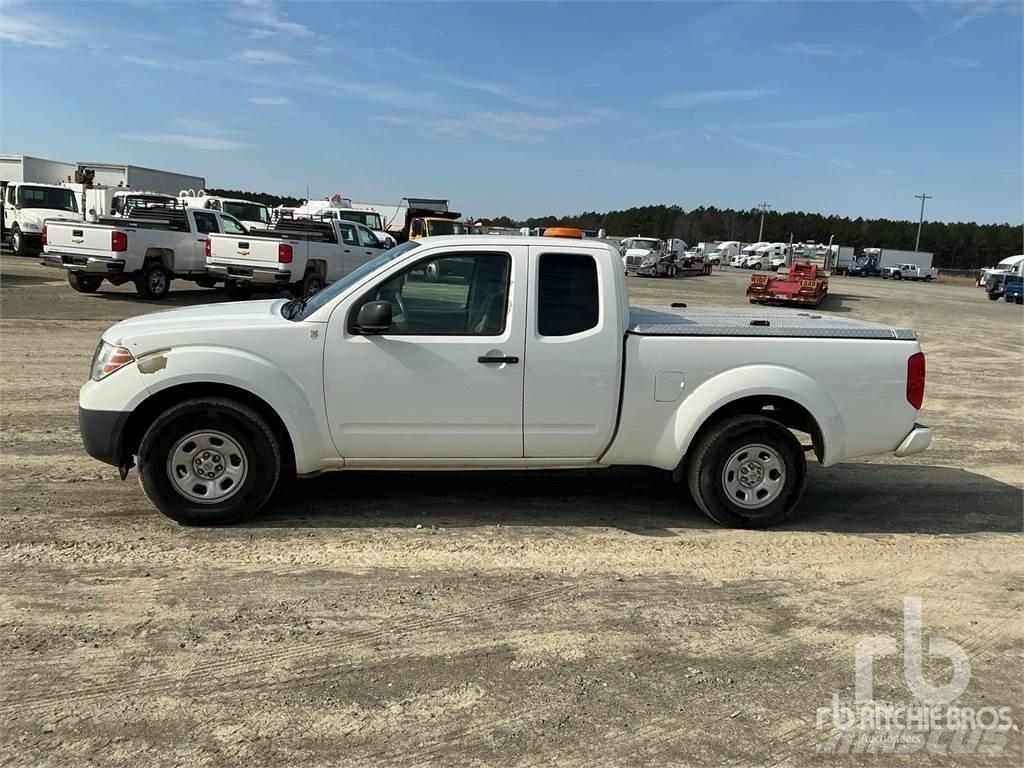 Nissan FRONTIER Bestelwagens met open laadbak
