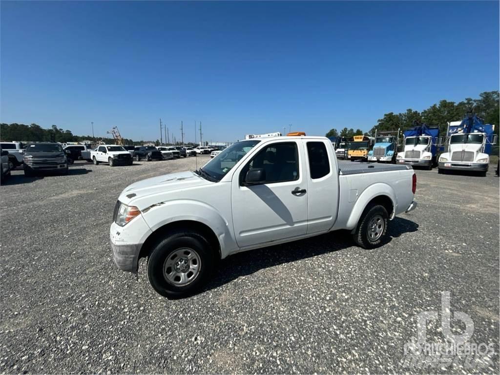 Nissan FRONTIER Bestelwagens met open laadbak