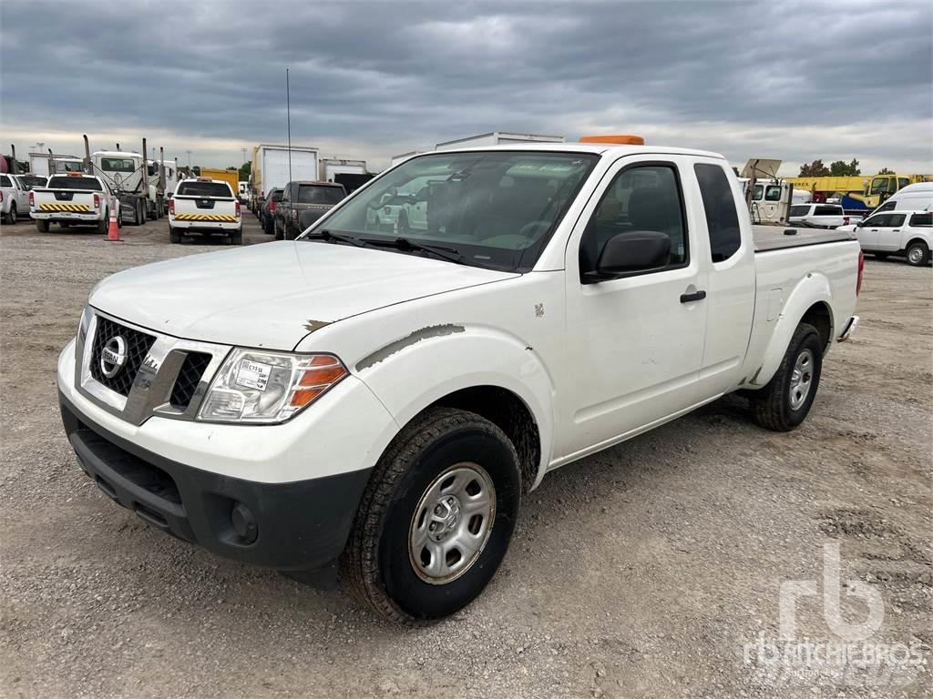 Nissan FRONTIER Bestelwagens met open laadbak