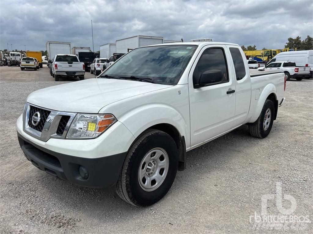 Nissan FRONTIER Bestelwagens met open laadbak