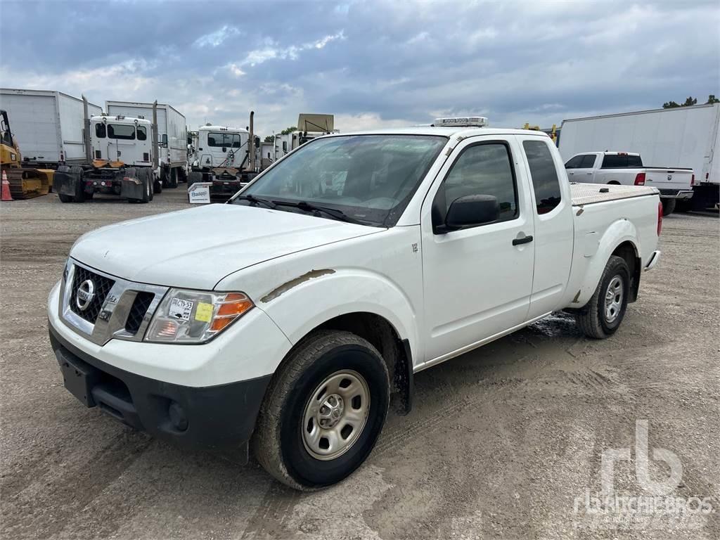 Nissan FRONTIER Bestelwagens met open laadbak