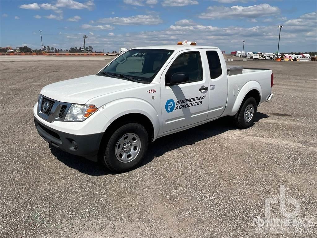Nissan FRONTIER Bestelwagens met open laadbak