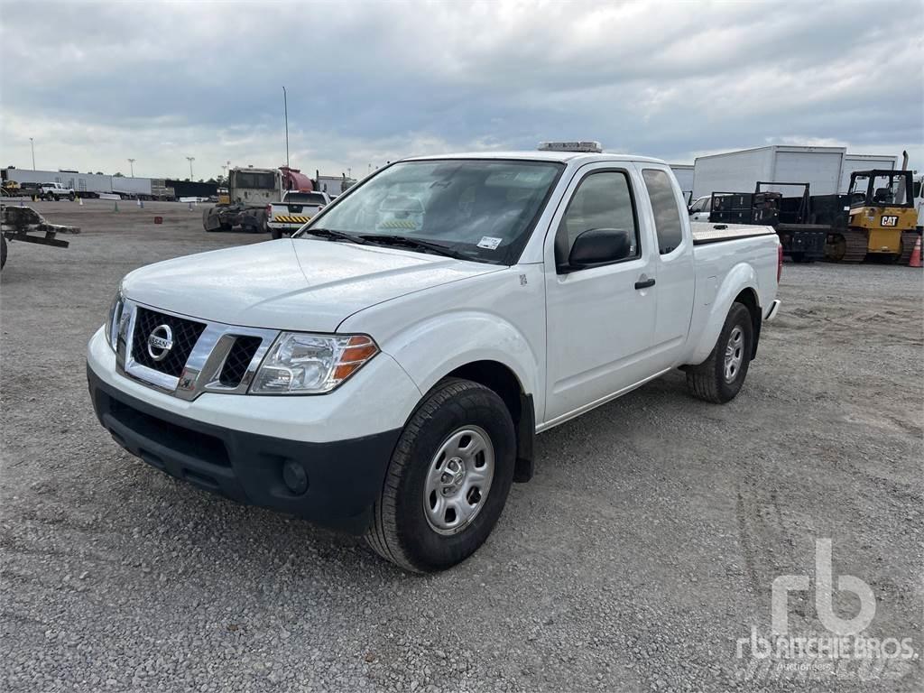 Nissan FRONTIER Bestelwagens met open laadbak