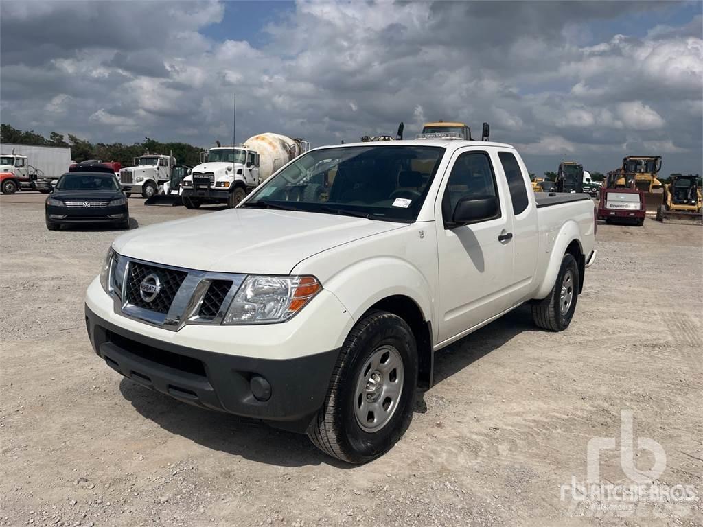 Nissan FRONTIER Bestelwagens met open laadbak