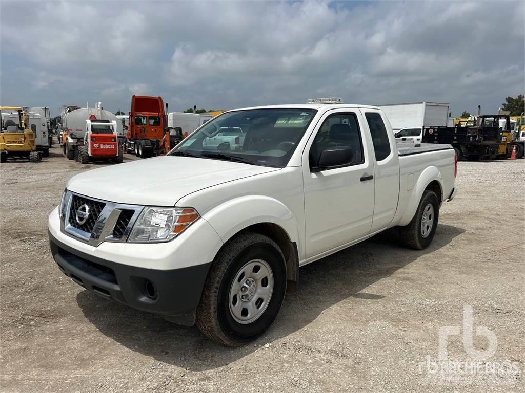 Nissan FRONTIER Bestelwagens met open laadbak