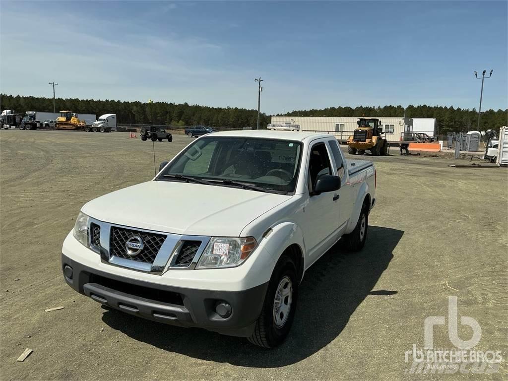 Nissan FRONTIER Bestelwagens met open laadbak