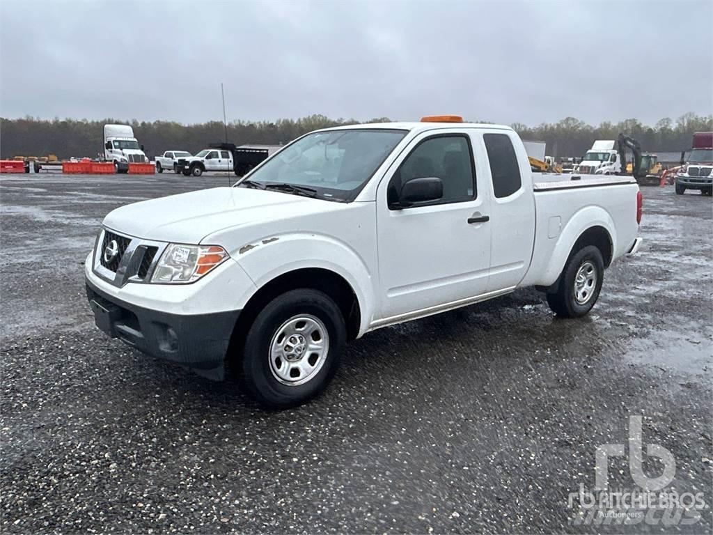 Nissan FRONTIER Bestelwagens met open laadbak