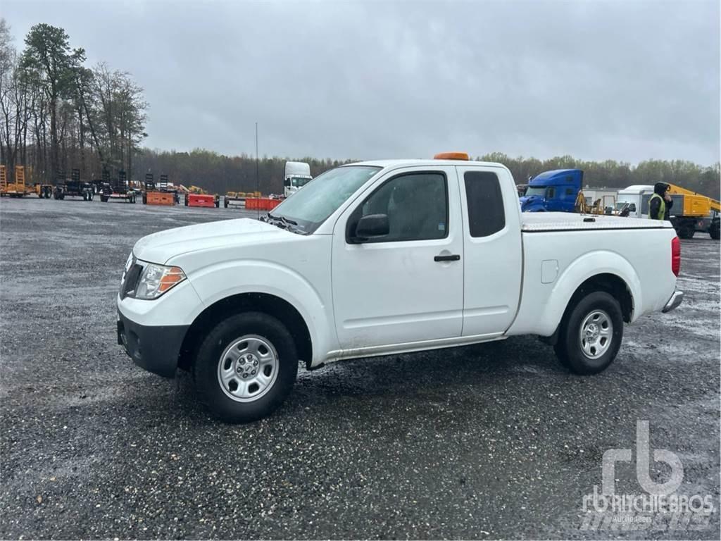 Nissan FRONTIER Bestelwagens met open laadbak