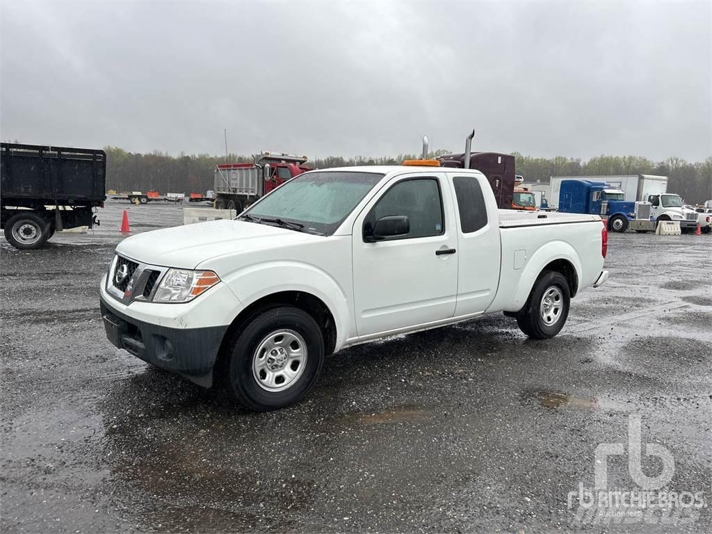 Nissan FRONTIER Bestelwagens met open laadbak