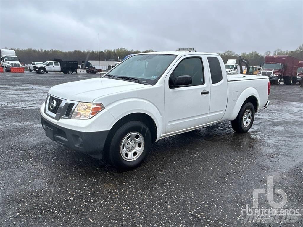 Nissan FRONTIER Bestelwagens met open laadbak