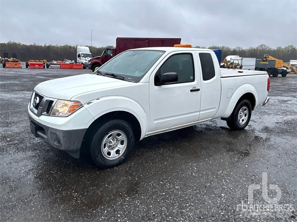 Nissan FRONTIER Bestelwagens met open laadbak