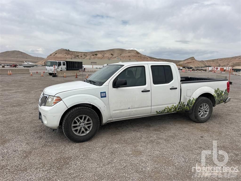 Nissan FRONTIER Bestelwagens met open laadbak