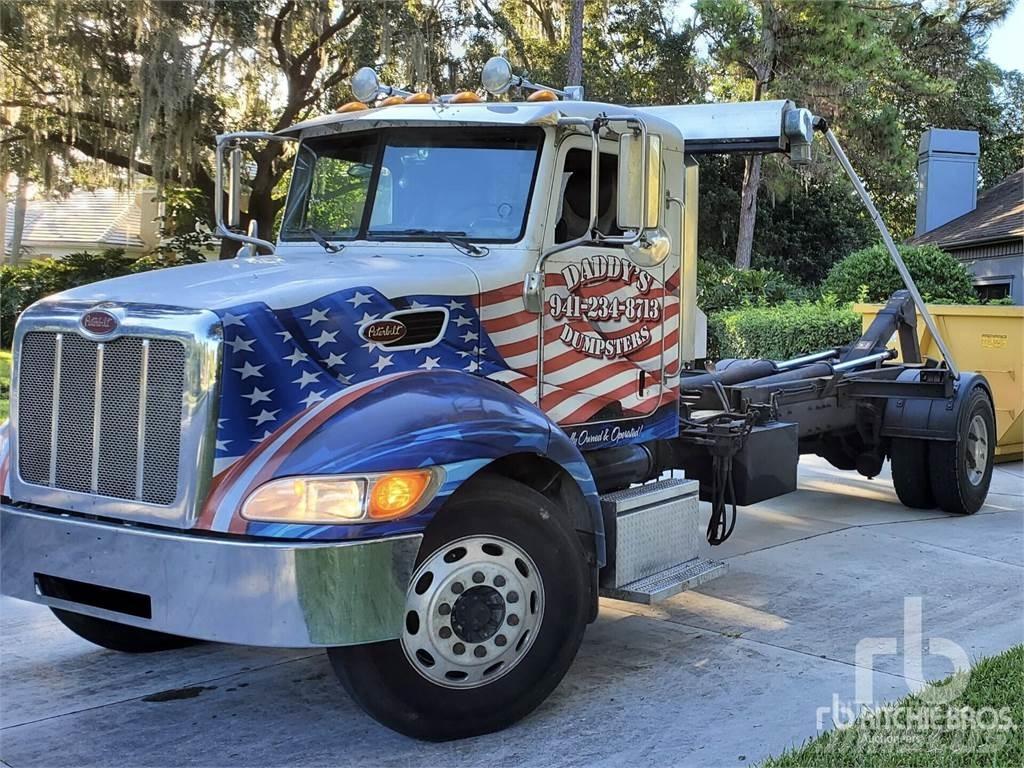 Peterbilt 335 Vrachtwagen met containersysteem