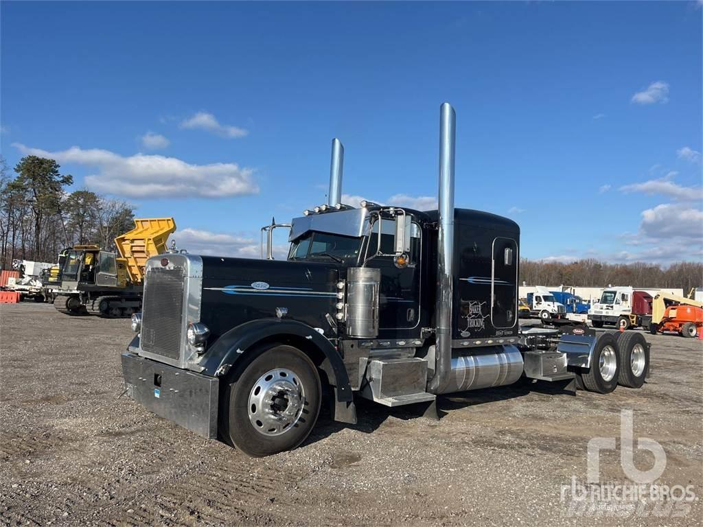Peterbilt 379 Trekkers