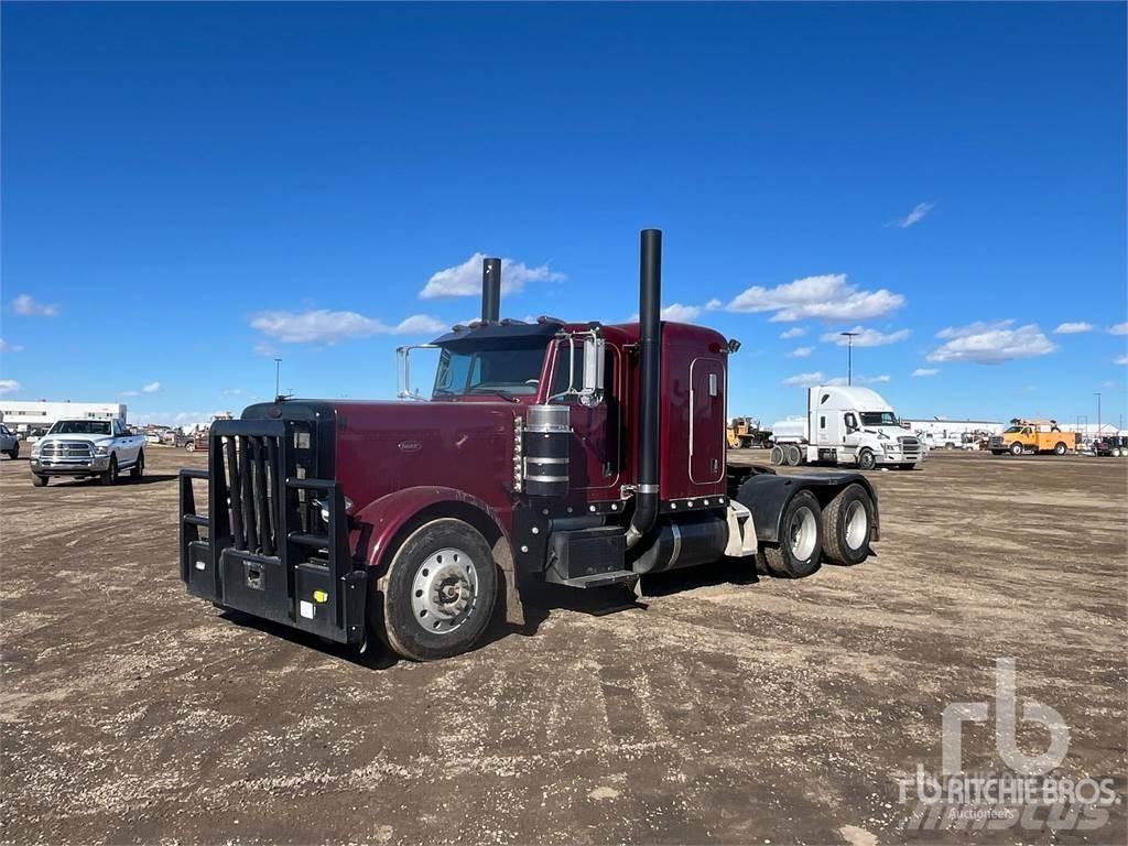 Peterbilt 389 Trekkers