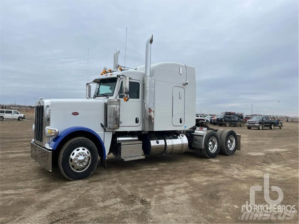 Peterbilt 389 Trekkers