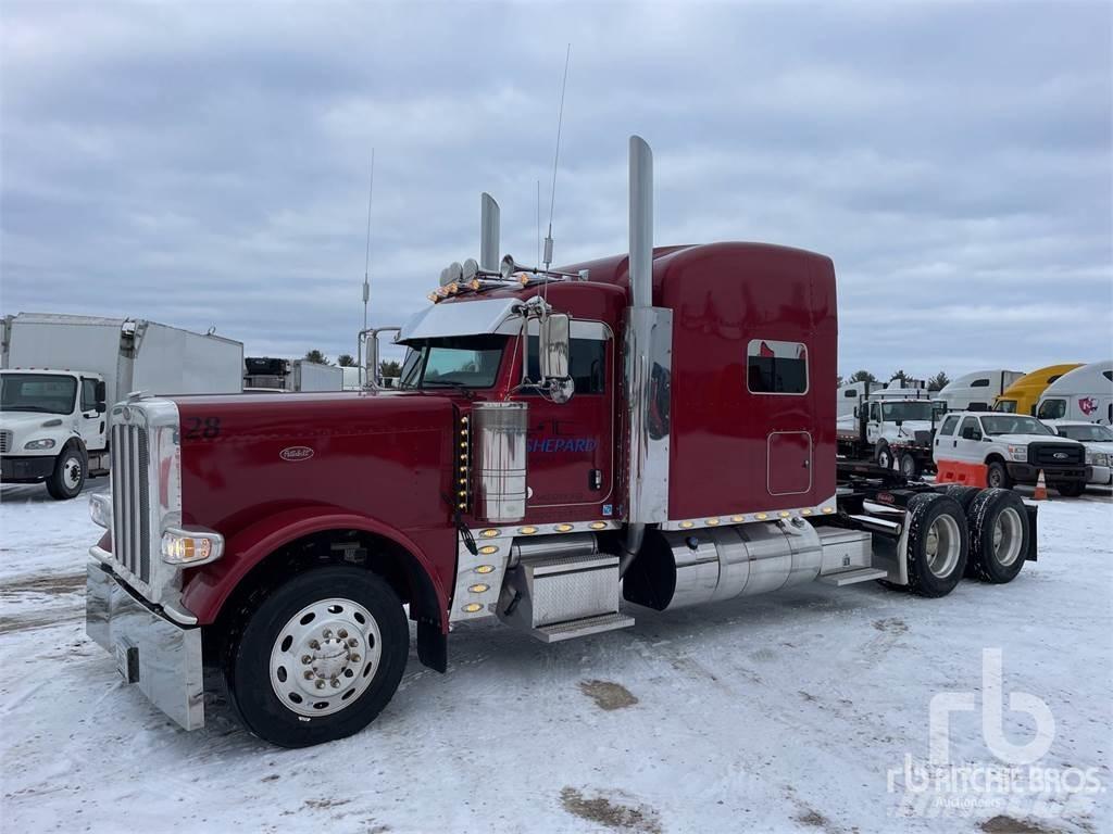 Peterbilt 389 Trekkers