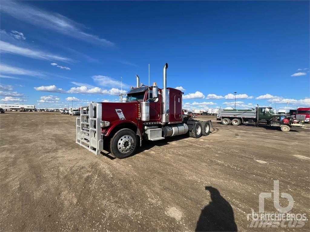 Peterbilt 389 Trekkers