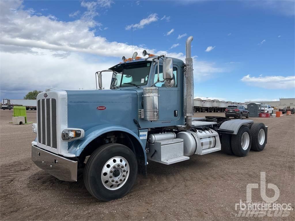 Peterbilt 389 Trekkers
