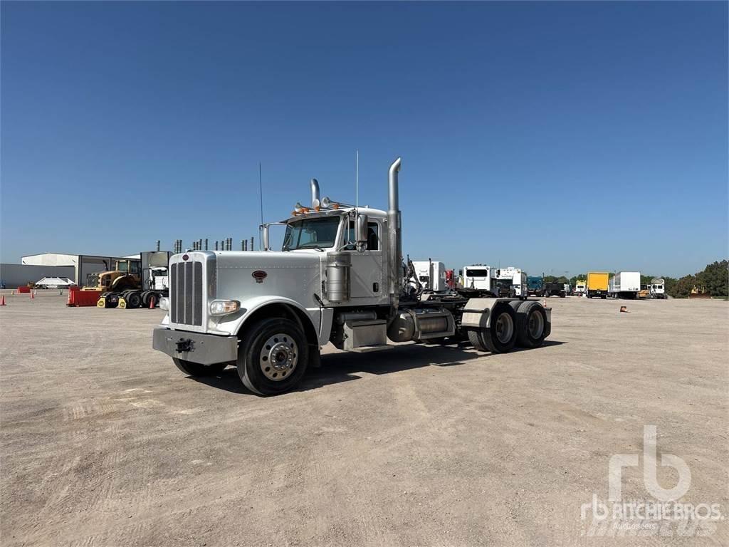 Peterbilt 389 Trekkers