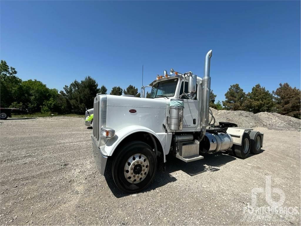 Peterbilt 389 Trekkers