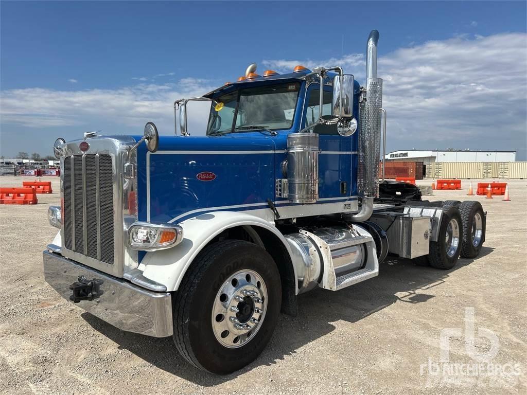 Peterbilt 389 Trekkers