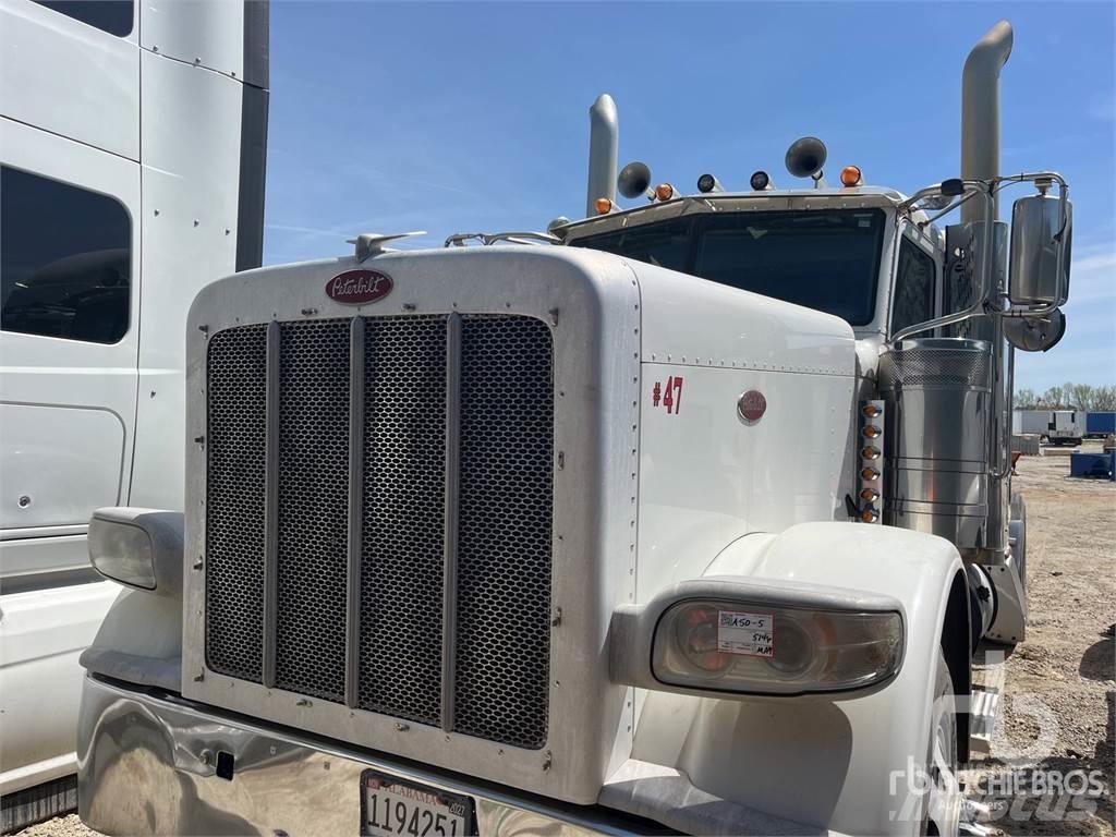 Peterbilt 389 Trekkers
