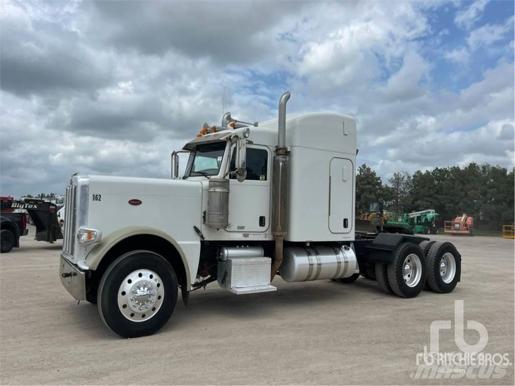 Peterbilt 389 Trekkers