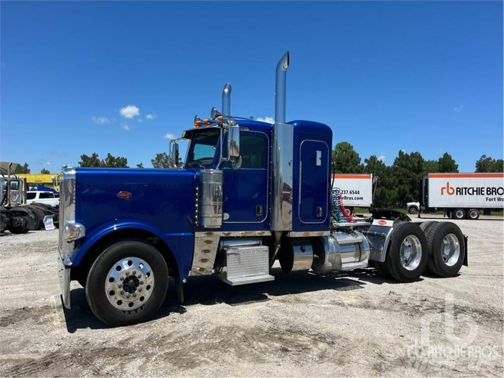 Peterbilt 389 Trekkers