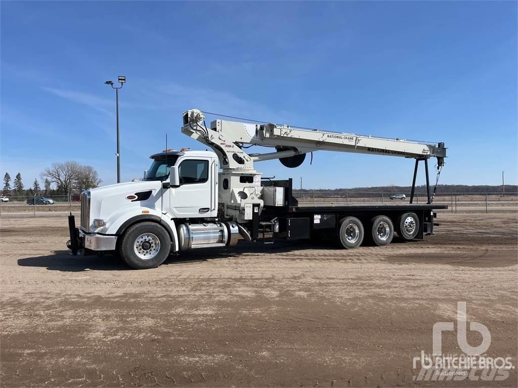Peterbilt 567 Vlakke laadvloer met kraan