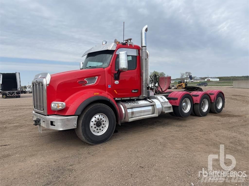 Peterbilt 567 Trekkers
