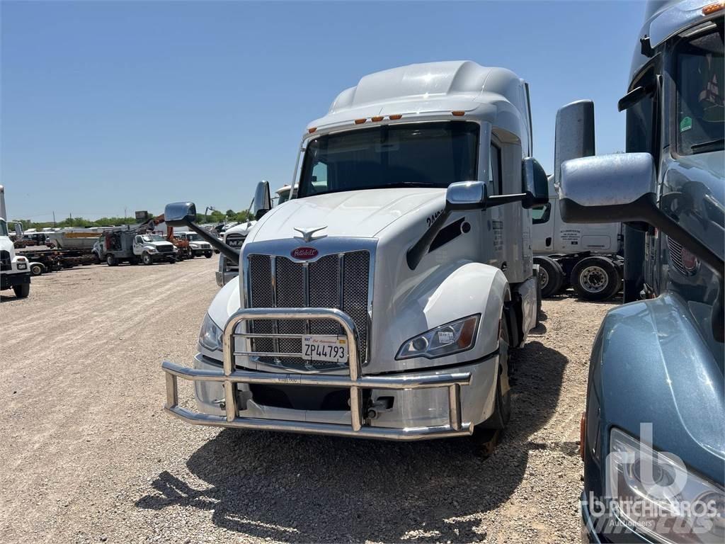 Peterbilt 579 Trekkers