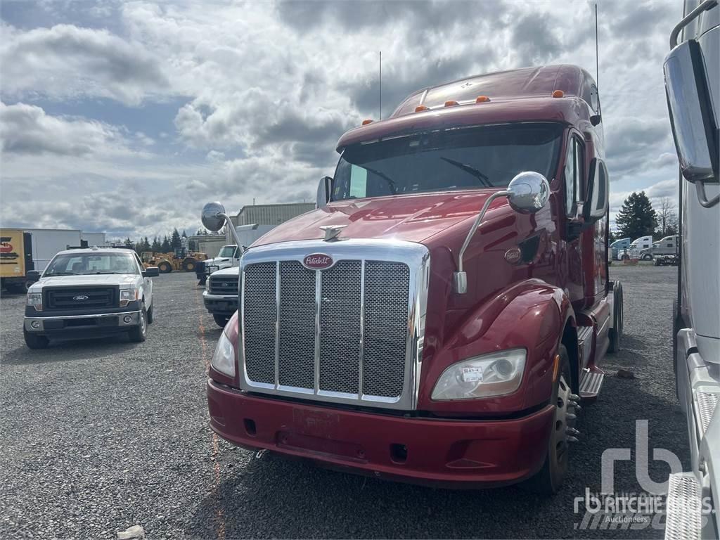 Peterbilt 587 Trekkers