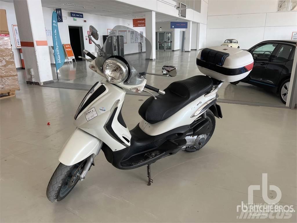 Piaggio BEVERLY Auto's