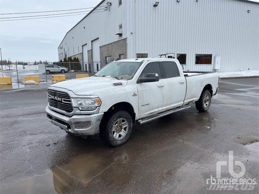 RAM 2500 Bestelwagens met open laadbak