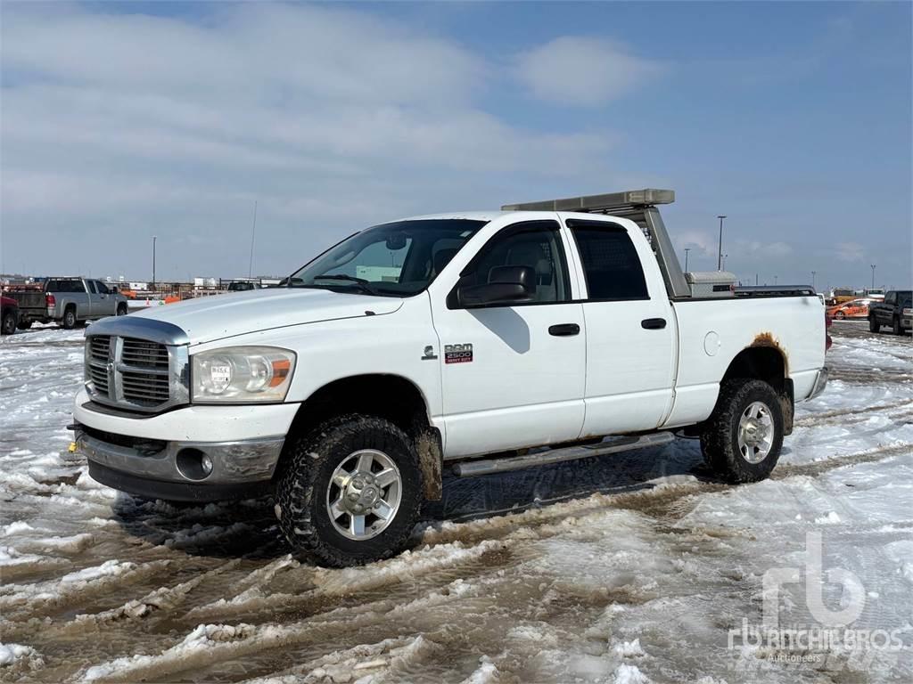 RAM 2500 Bestelwagens met open laadbak
