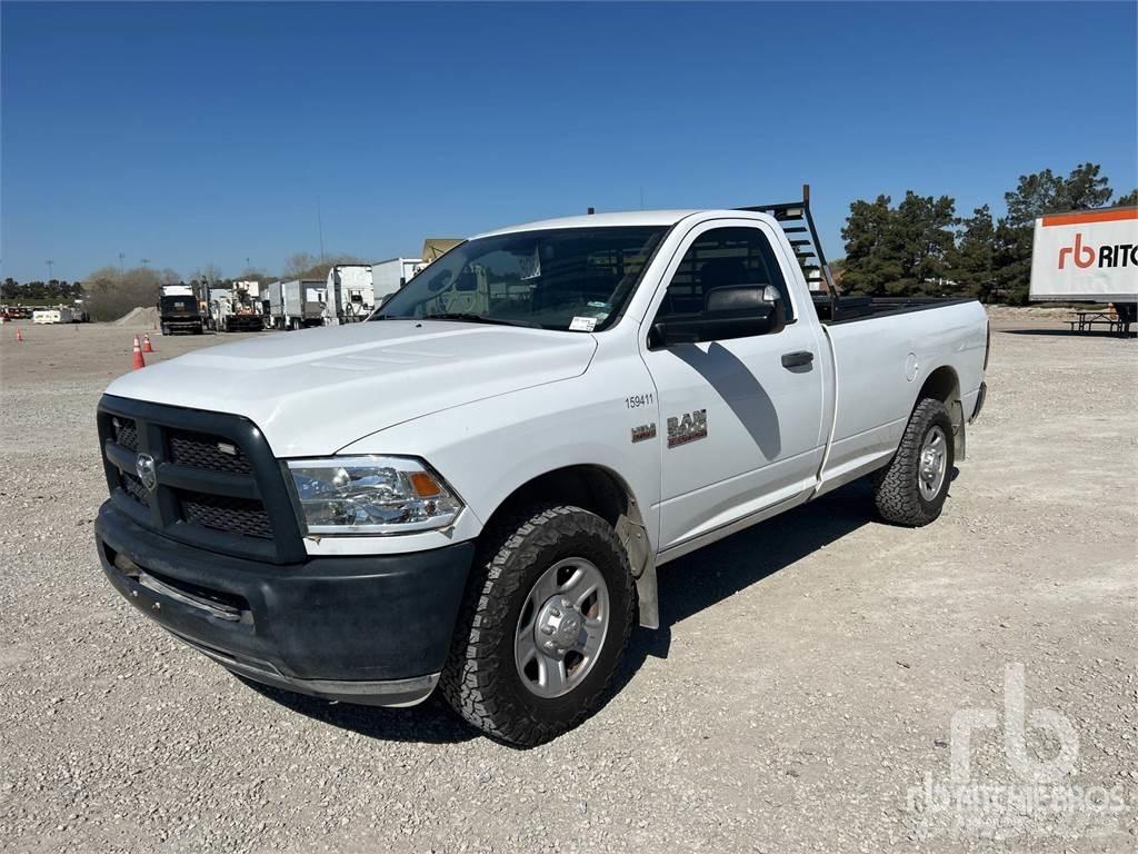 RAM 2500 Bestelwagens met open laadbak